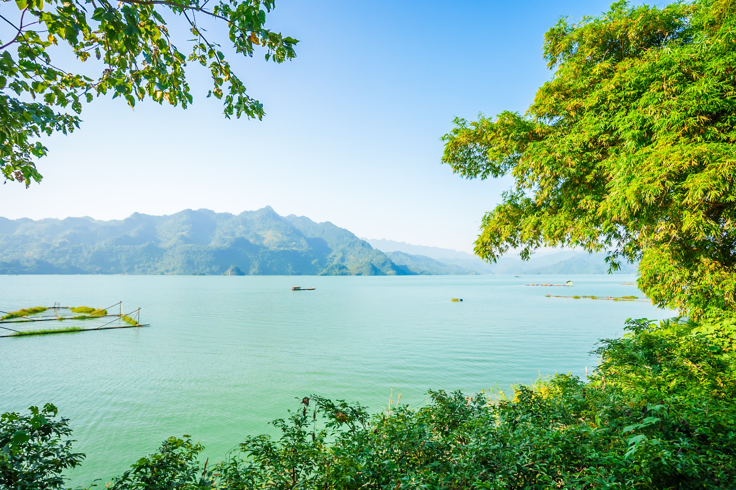 du-lich-ho-hoa-binh-mua-nao-dep