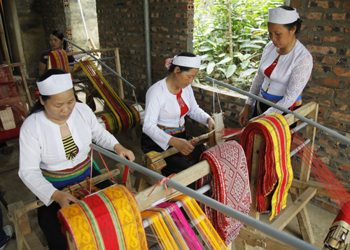 Nghe_det_vai_net_ dep_ van_hoa_nguoi_Muong_Hoa_Binh